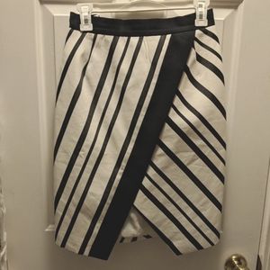 H&M wrap skirt black and white